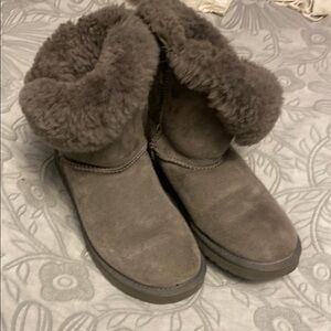 Uggs 7 button boots